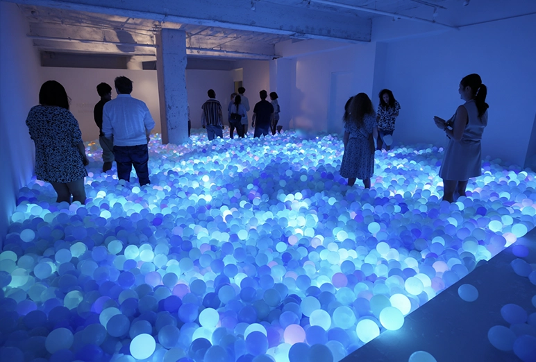 interactive immersive room experience